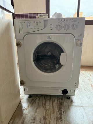 Muebles, electrodomésticos y suelo GRATIS