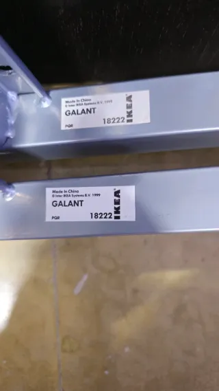 Escritorio esquinero Galant Ikea.