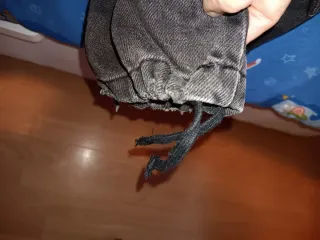 Pantalón vaquero Bershka desgastado talla 38.Cargo