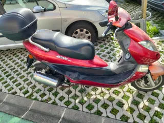 Kymco Bet&Win 150cc Scooter