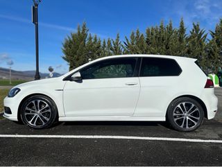 Volkswagen Golf VII SPORT R LINE
