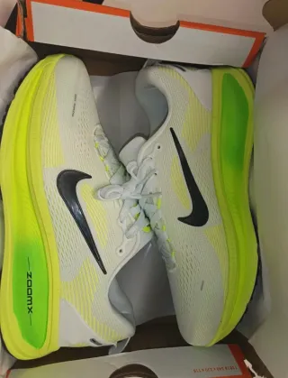 Nike Air Zoom Vomero 18 Talla 43 A Estrenar