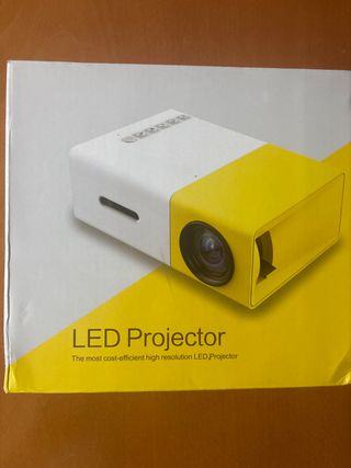 Miniproyector LED Blanco y Amarillo