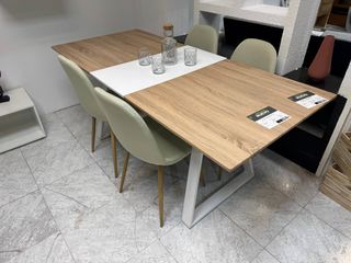 Mesa Extensible y 4 Sillas Blanco Cambria NUEVA