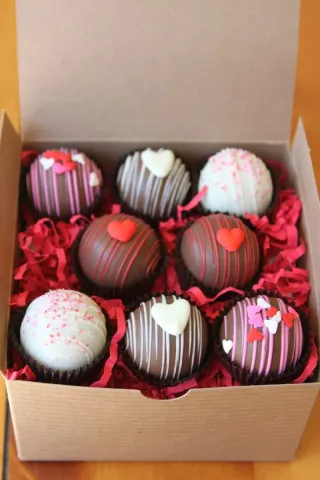 Caja Corazón Flores y Fresas Chocolate