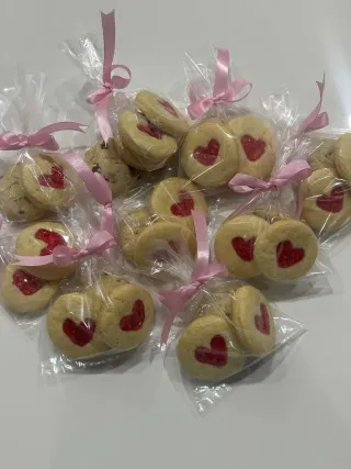 Caja Corazón Flores y Fresas Chocolate