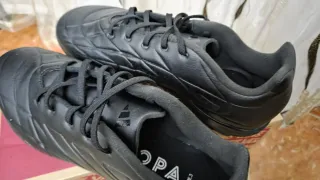 Zapatos de fútbol Adidas negros