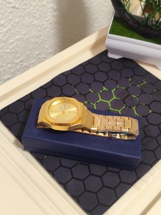 Reloj poedagar Hombre Dorado