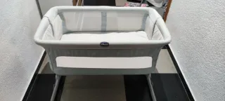 Cuna bebé Chicco Next2Me buen estado