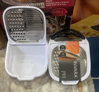 Grattugia Kinvara con Contenitore