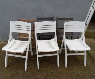 Sillas de madera plegables (3 blancas, 3 oscuras