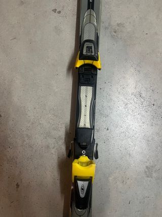 Esquís Elan con fijaciones