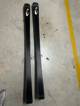 Esquís Elan con fijaciones