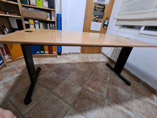 Mesa estudio/despacho 160: ancho, 80: fondo, 72: a