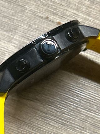 Reloj Tissot Quickster Negro y Amarillo