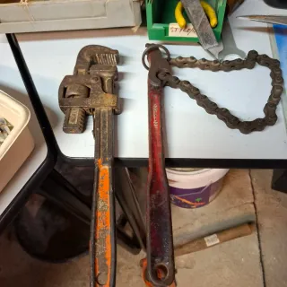 Llave de cadena y llave de tubo