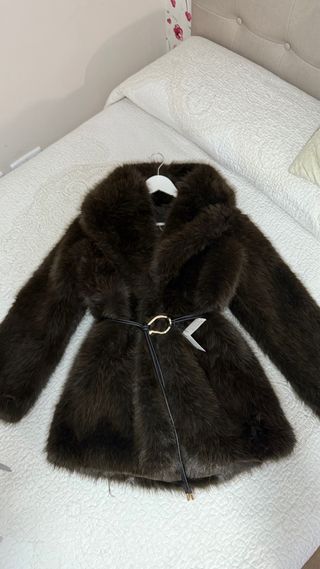 Abrigo pelo Zara marrón con cinturón T/L
