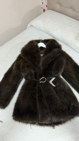 Abrigo pelo Zara marrón con cinturón T/L