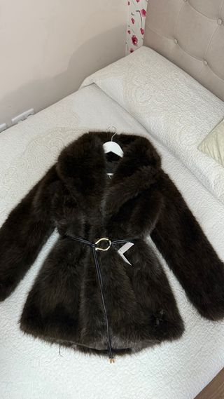 Abrigo pelo Zara marrón con cinturón T/L