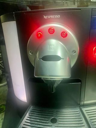 Cafetera Nespresso Gemini 200 + Dispensador