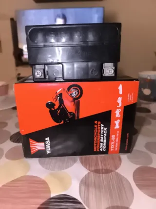 Batería moto YTX7L-BS 12V 100A Yuasa