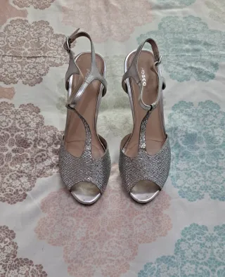 Sandalias de tacón plateadas