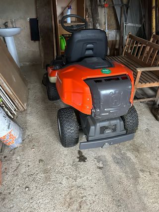 Tractor cortacésped Husqvarna R216 T AWD