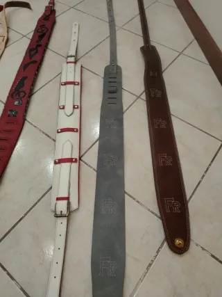 Tracolla per chitarra basso in pelle