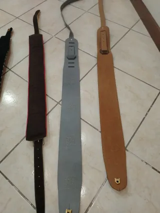 Tracolla per chitarra basso in pelle