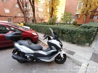 Vendo sym cruise 125 Casi nueva. Precio negociable