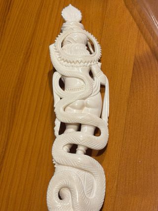 Figura de hueso tallado estilo Tailandés