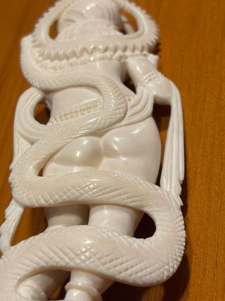 Figura de hueso tallado estilo Tailandés