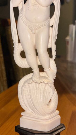 Figura de hueso tallado estilo Tailandés