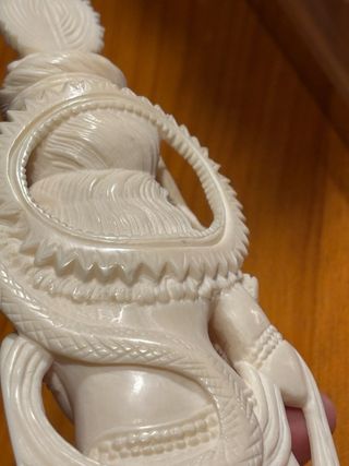 Figura de hueso tallado estilo Tailandés