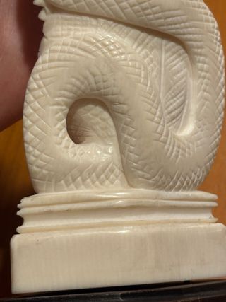 Figura de hueso tallado estilo Tailandés