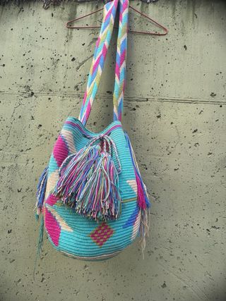 Bolso Wayuu multicolor tejida a mano