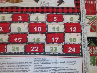 2 Tessuti Debbie Mumm Calendario Santa and Friends