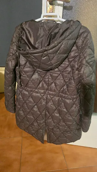 Abrigo acolchado verde oscuro