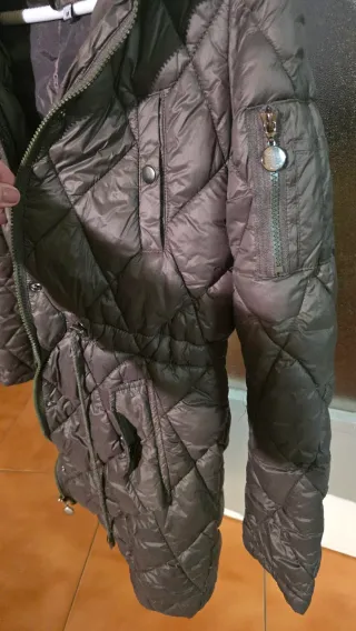 Abrigo acolchado verde oscuro