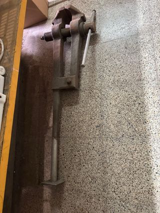 Tornillo de banco antiguo