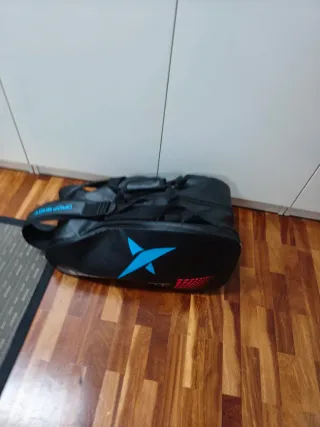 Pala de pádel NOX a medio uso