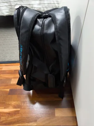 Pala de pádel NOX a medio uso