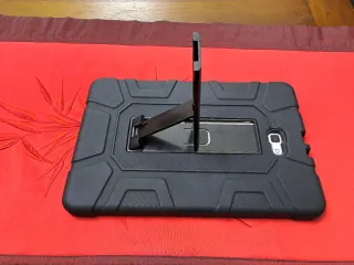 Tablet Samsung A6 blanca + funda.  Como nueva.