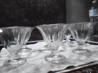 Bonitas copas de cristal para postres