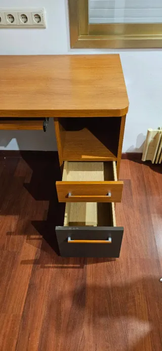 Mesa escritorio madera y metal