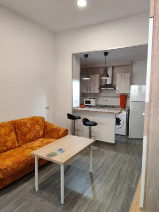 Alquiló apartamento tlf 605099937