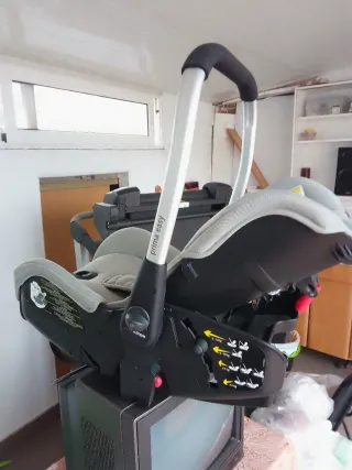 Sillita de bebé para coche