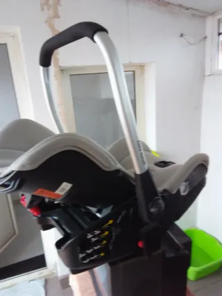 Sillita de bebé para coche