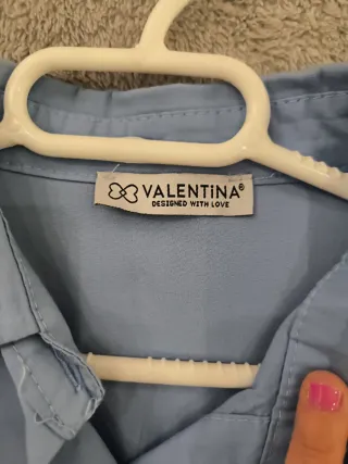 Camisa azul de manga larga