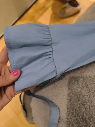 Camisa azul de manga larga